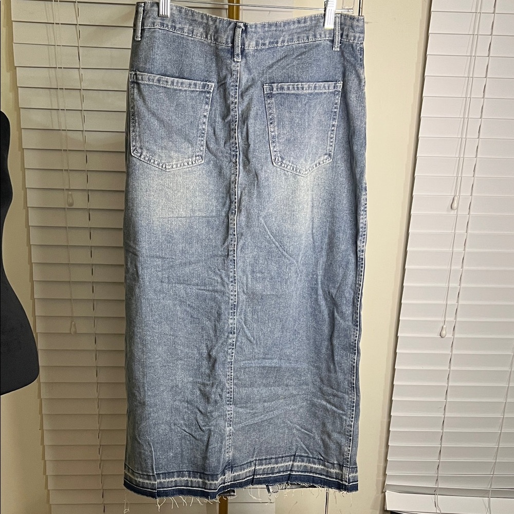 Happily Grey Maxi Skirt with Thigh-high Slit and Raw Hem - Picture 4 of 14